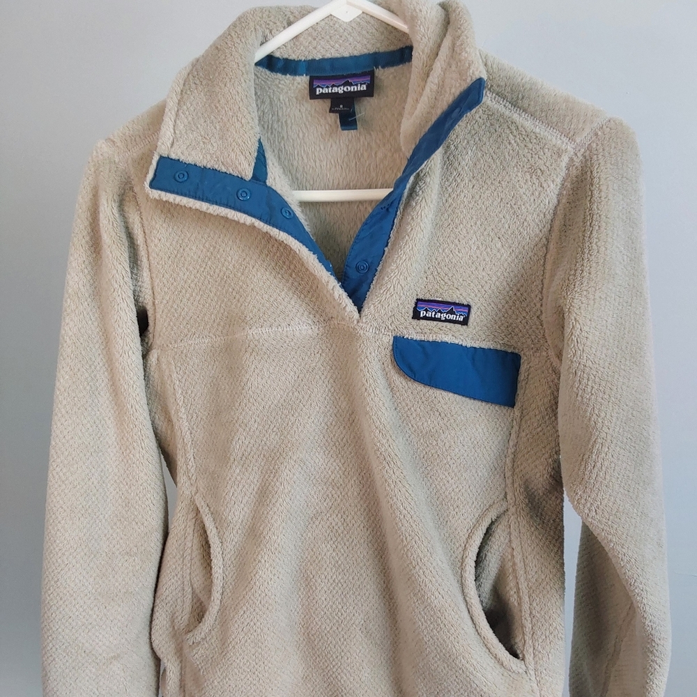 Patagonia Cream and Blue Fleece Pullover